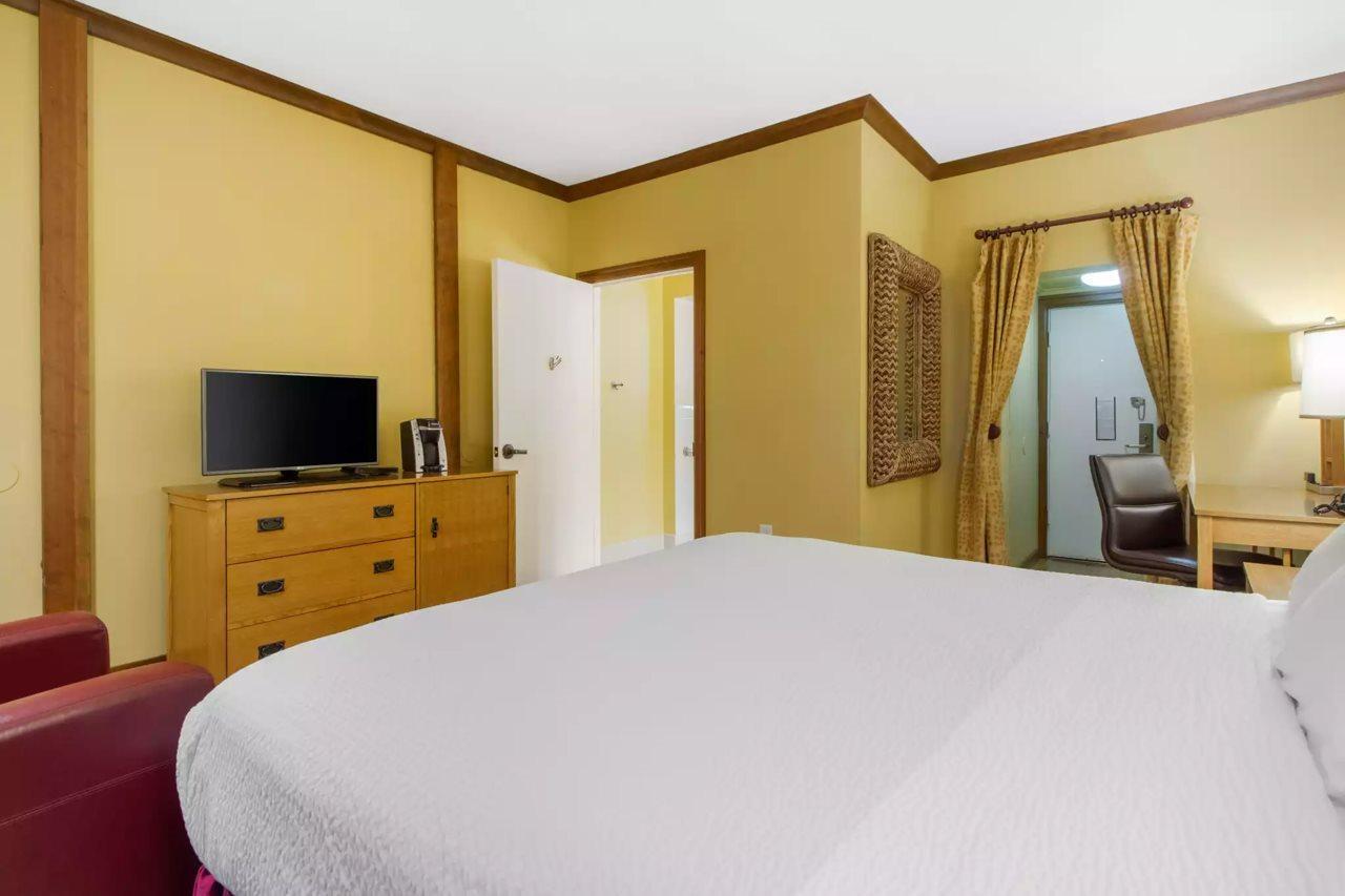 נובאטו Inn Marin And Suites, Ascend Hotel Collection מראה חיצוני תמונה